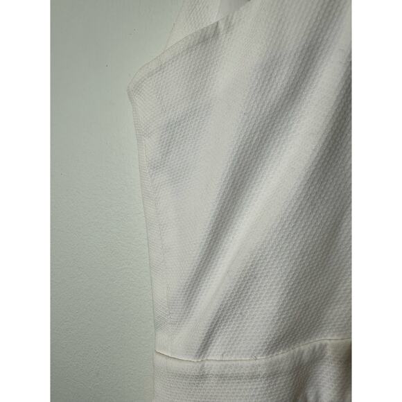 Etcetera White Textured Cotton Wrap Top Sz 10. Size says 10. It is a 6 - Picture 4 of 4